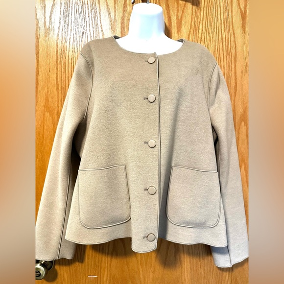 Bagatelle Collection Jackets & Blazers - Bagatelle Women’s 3 Button Long Sleeve Tan Fleece Jacket.‎ Medium.